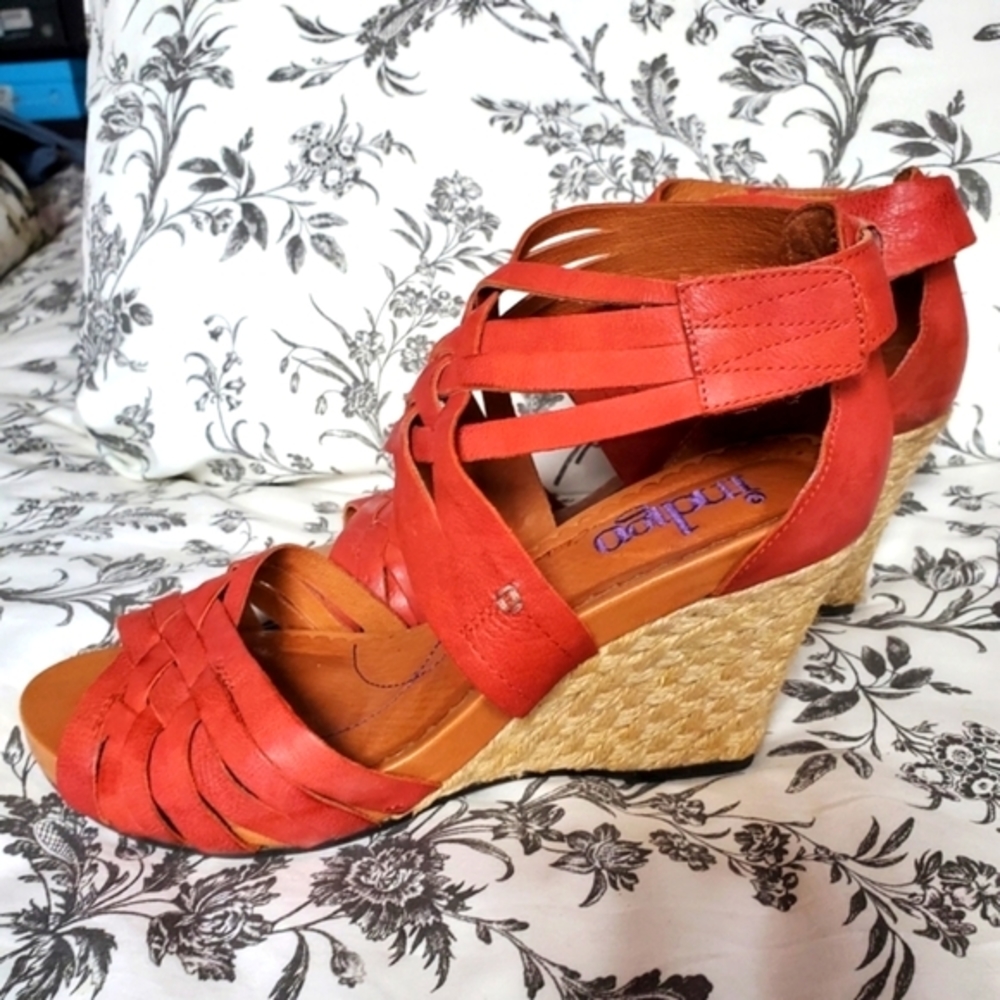 Indigo coral leather sandals